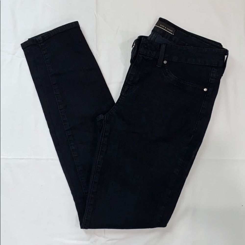 Rich and skinny black jeans